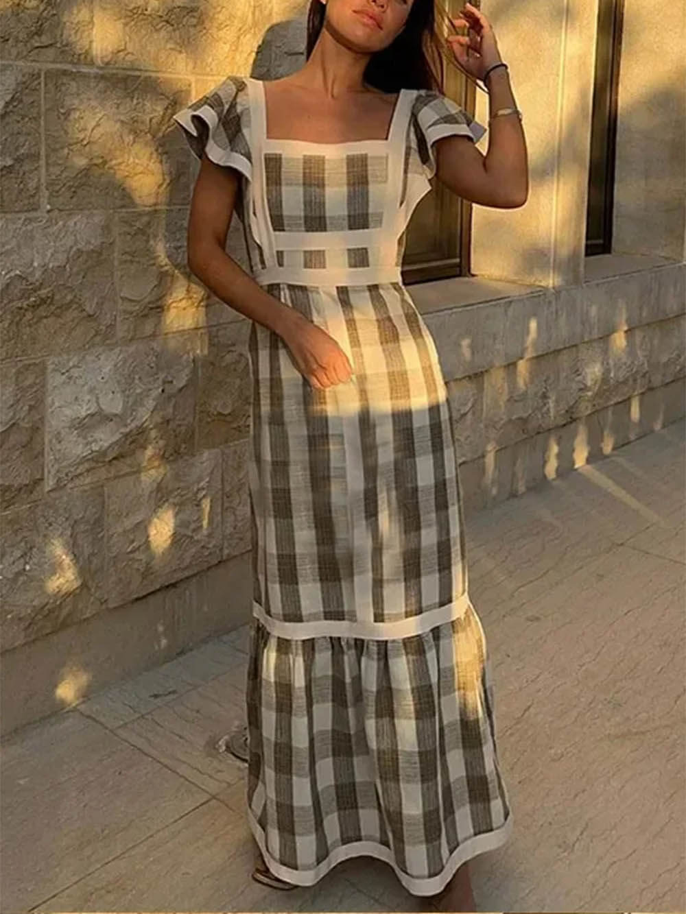 Robe longue sans manches à empiècements contrastés et col carré
