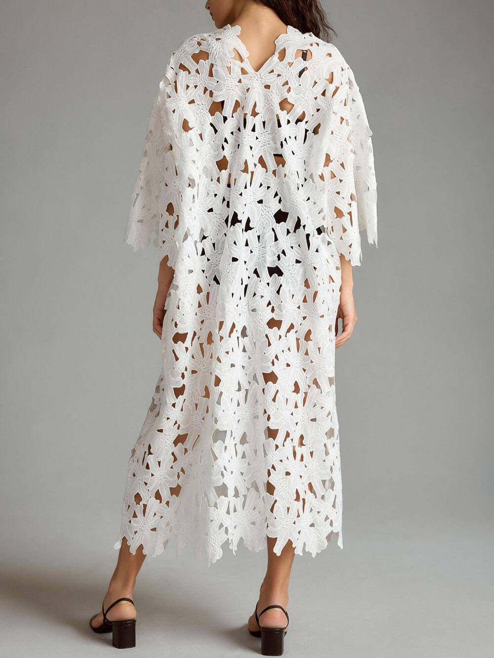 Robe de plage mi-longue en dentelle