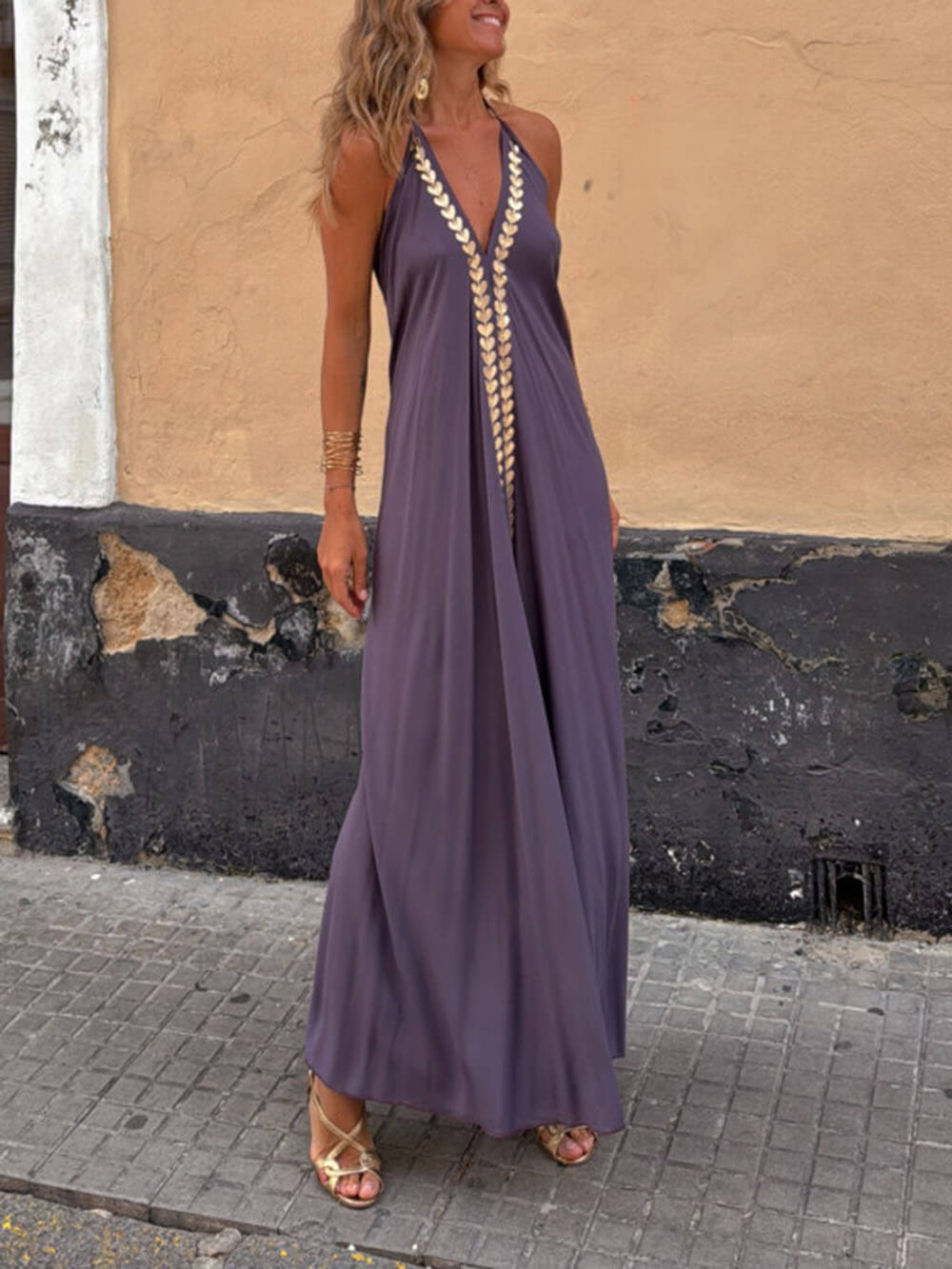 Robe longue à lacets et col en V, dos nu, coutures dorées, exquise et unique