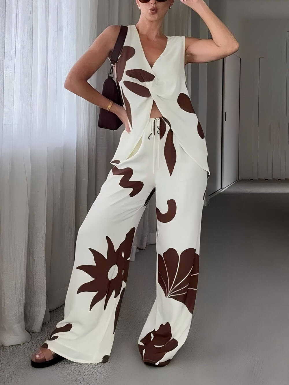 Elegant Unique Print Twist Detail Chest Slit Top