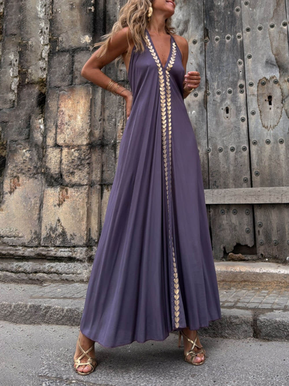 Robe longue à lacets et col en V, dos nu, coutures dorées, exquise et unique
