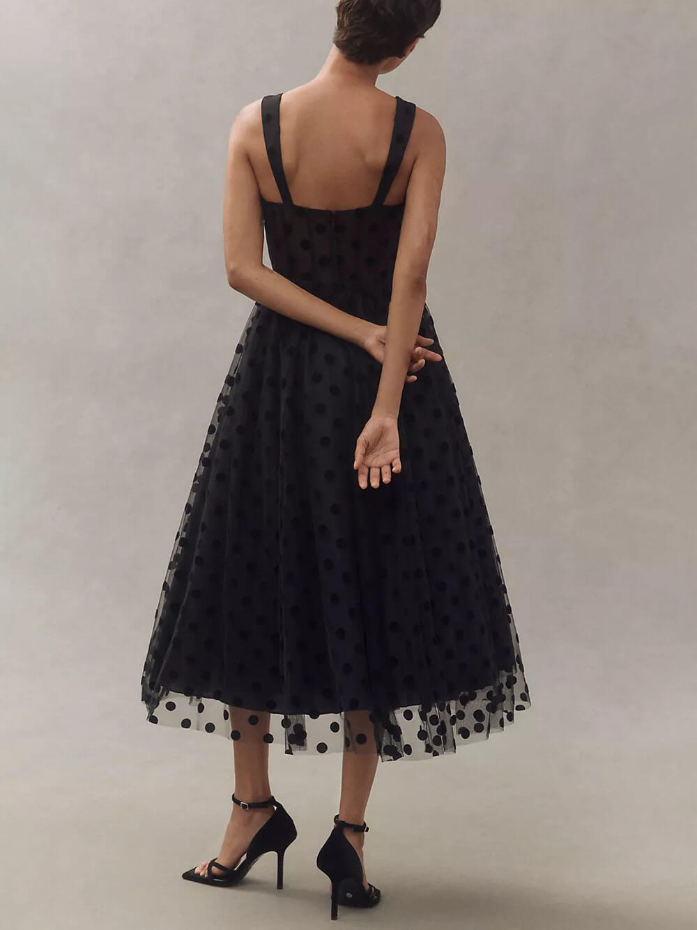 Robe bustier mi-longue trapèze en tulle à pois, décolleté en cœur, exquise et parfaite