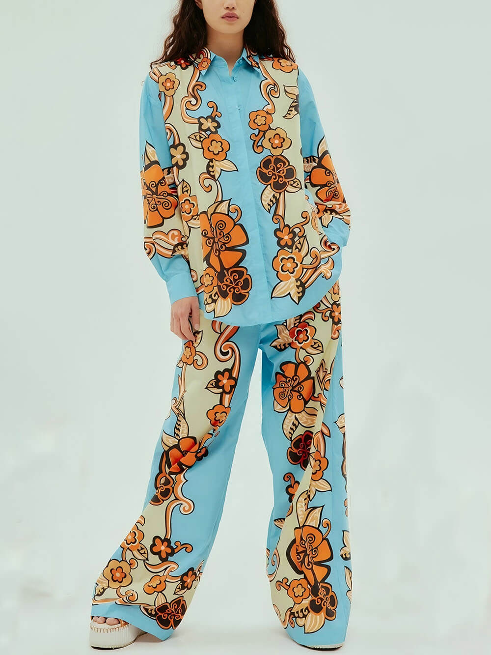 Chemise ample boutonnée surdimensionnée à imprimé rétro en satin