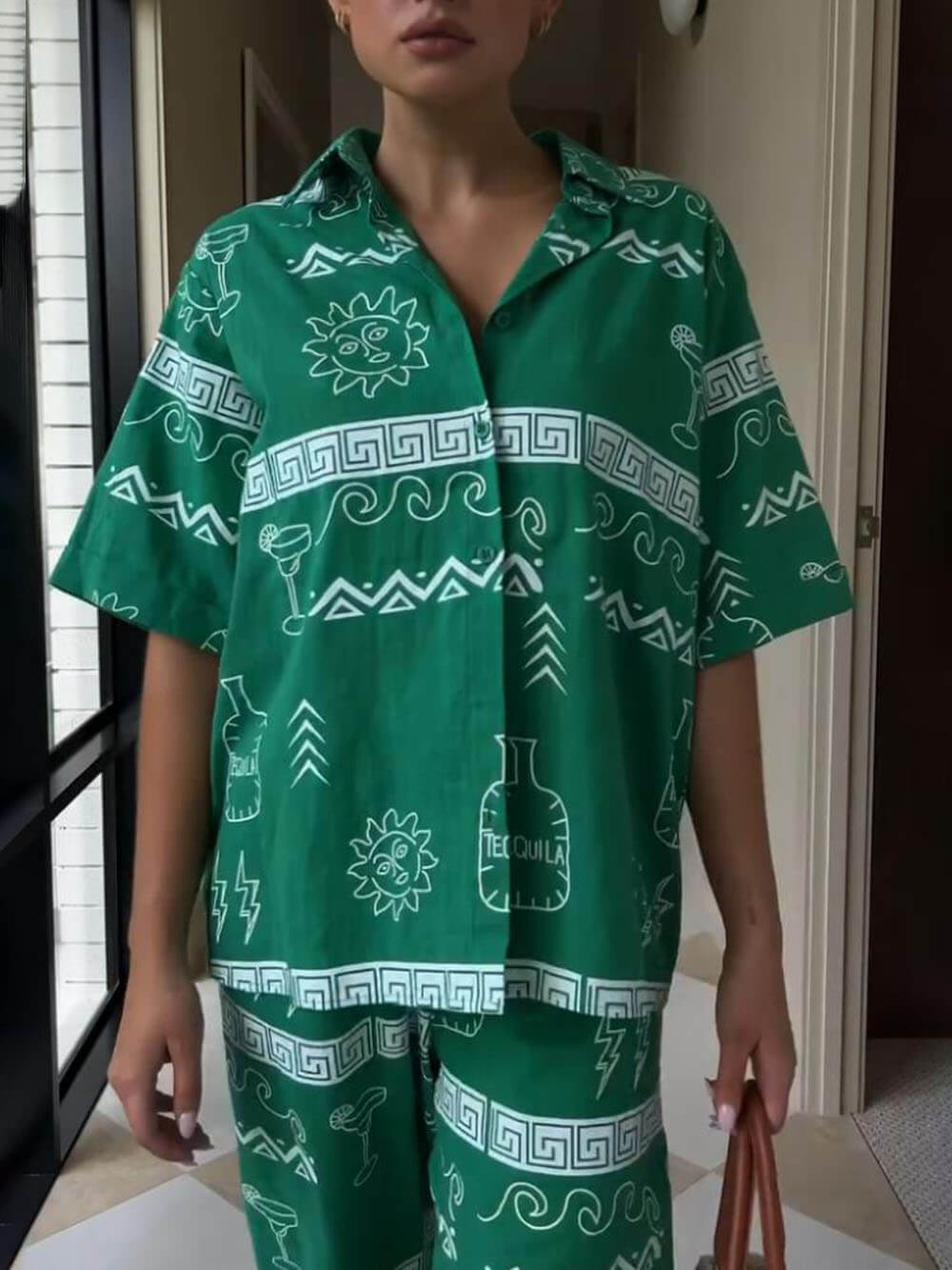 Camisa suelta con estampado étnico único