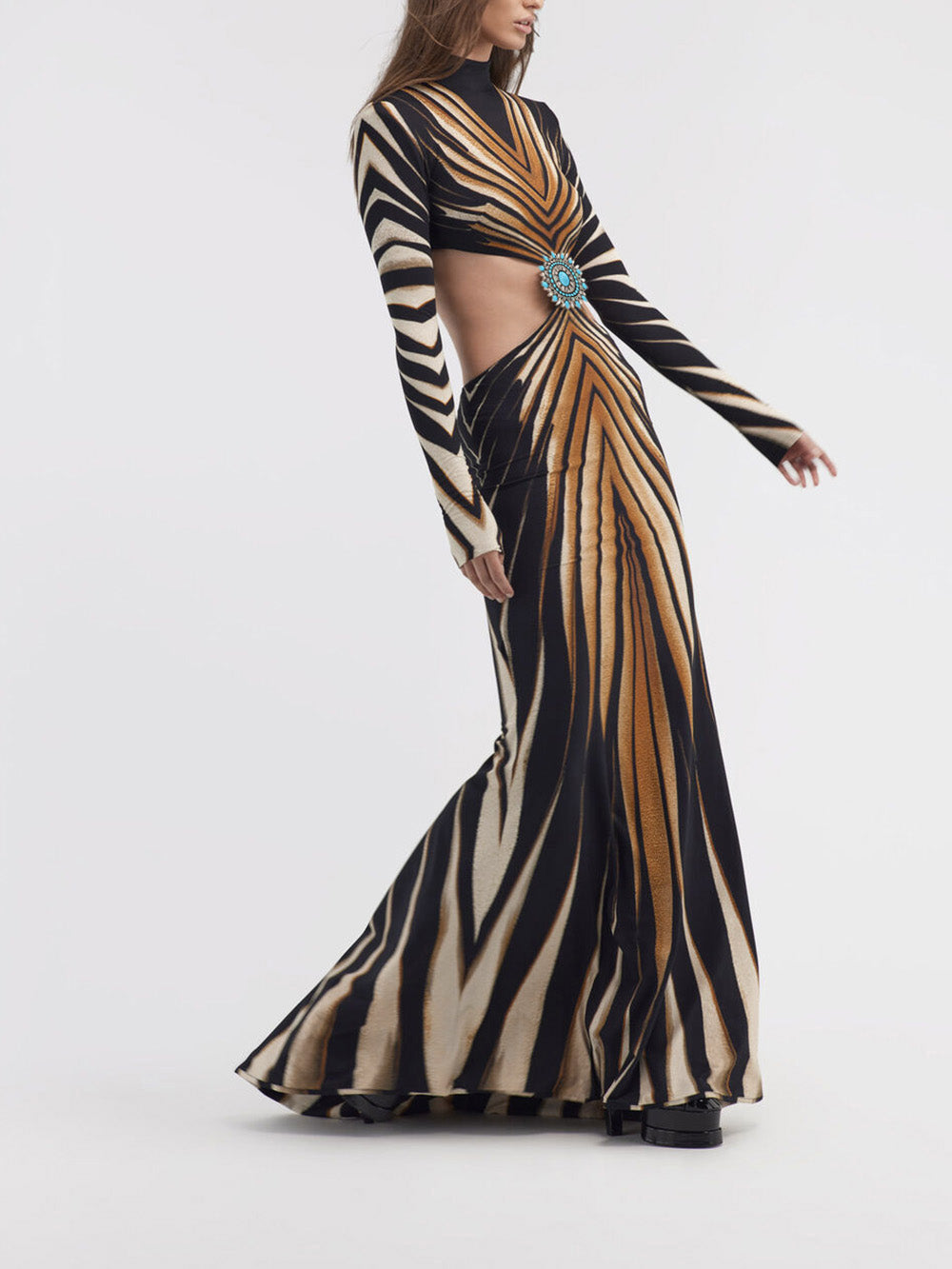 Robe longue en maille ajourée à imprimé doré