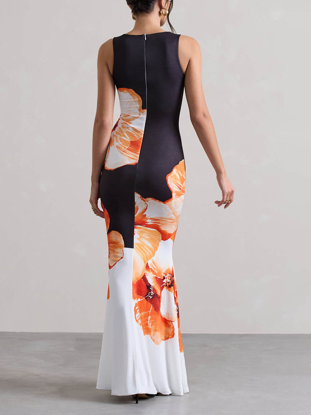 Refinement Sleeveless Floral Print Maxi Dress