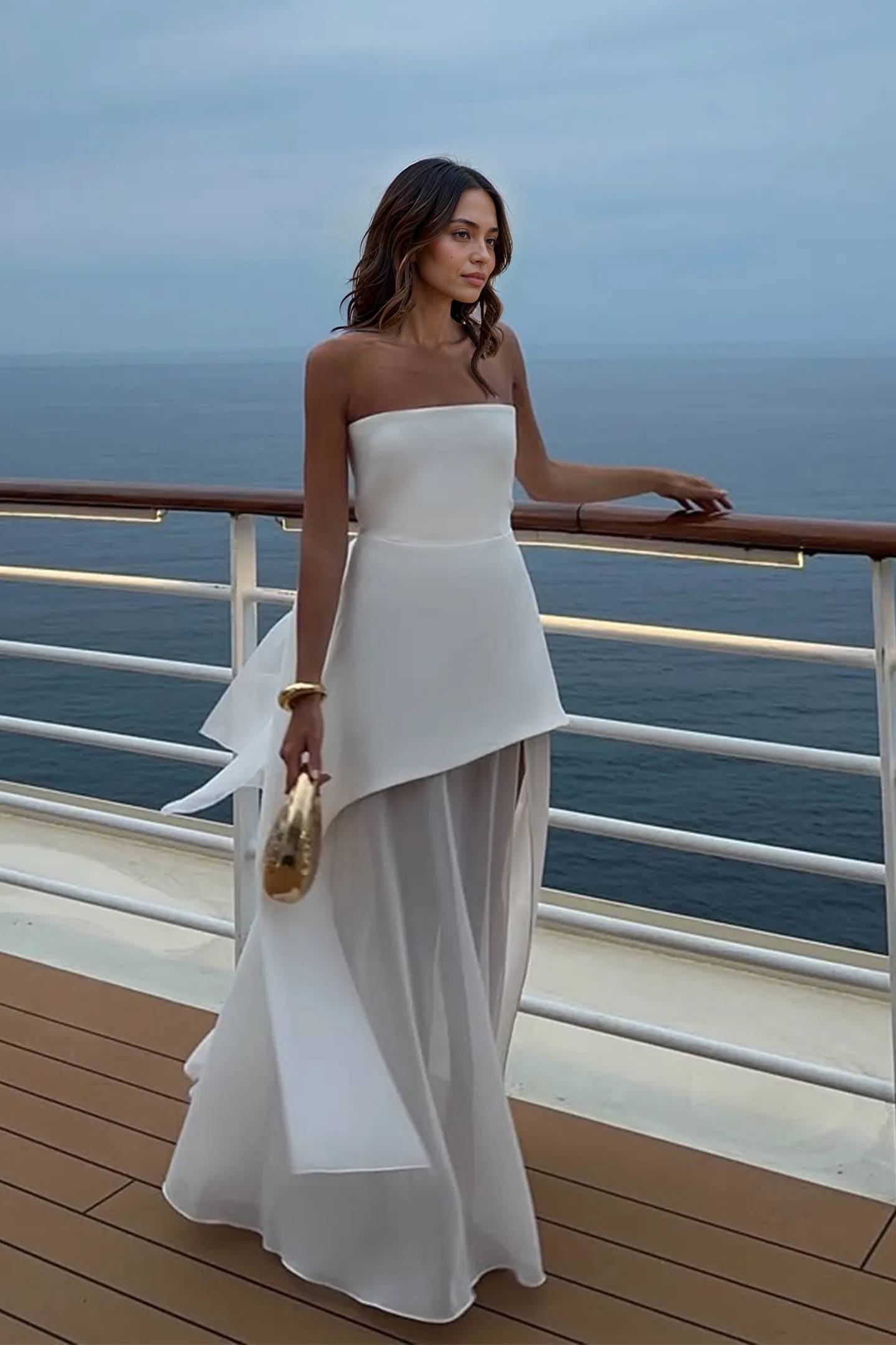 Vestido tubo con empalme y bufanda