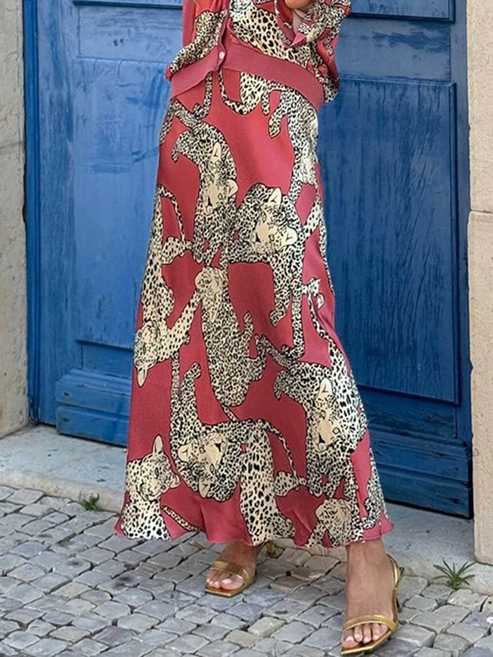 Jupe longue taille haute élastique en satin à imprimé tigre Abbie, moderne et unique