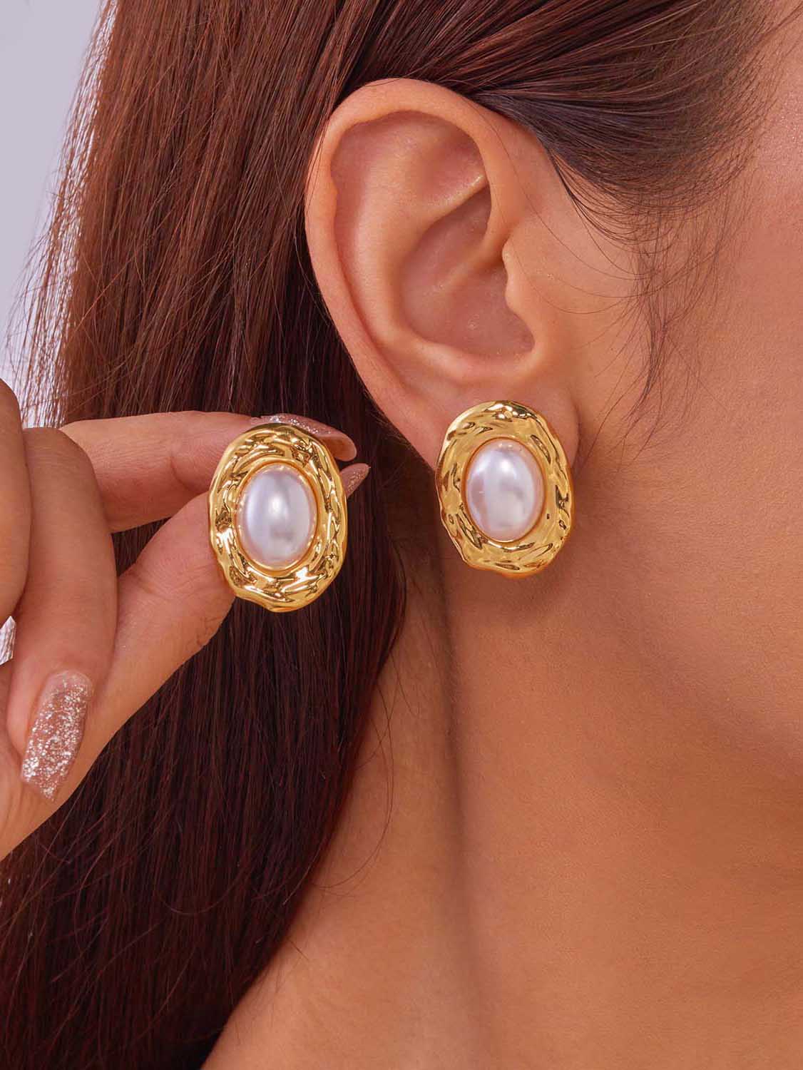 Boucles d'oreilles à tige en perles ovales tendance