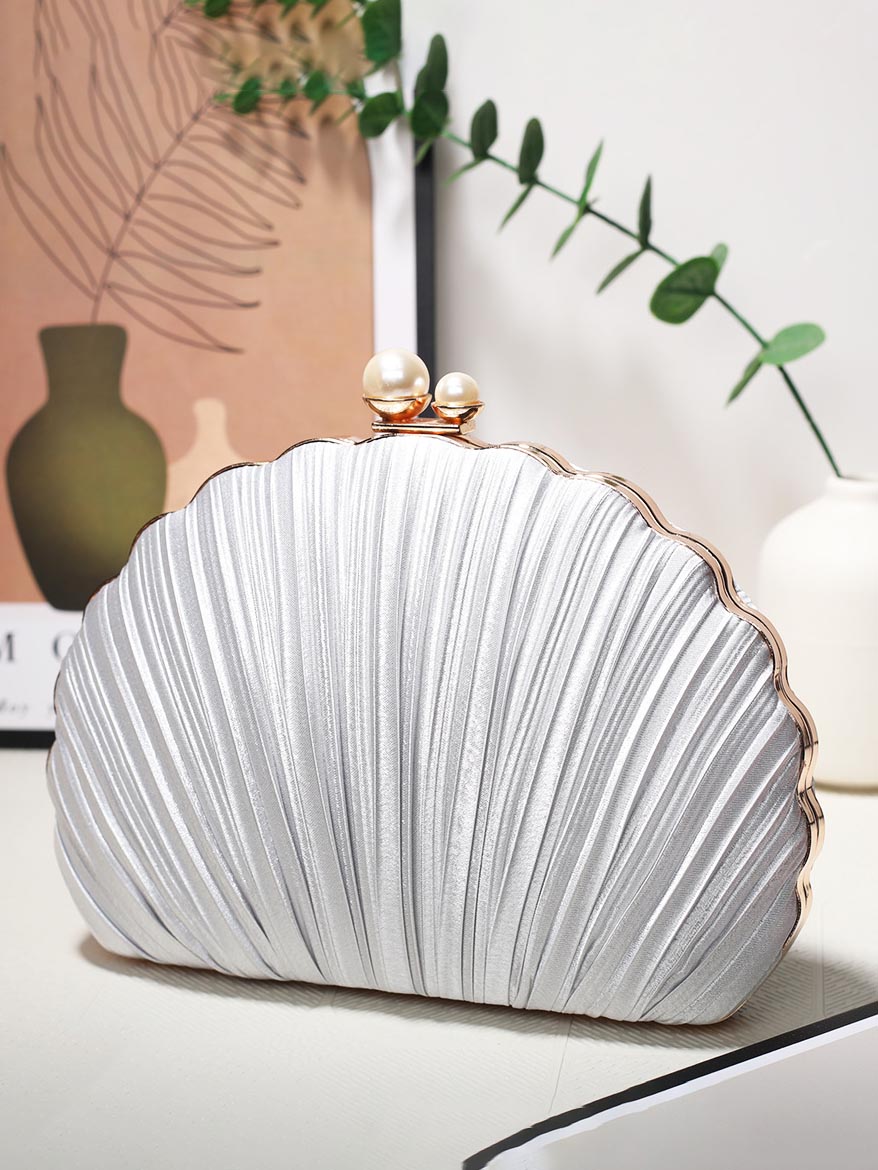 Pochette plissée en coquillage