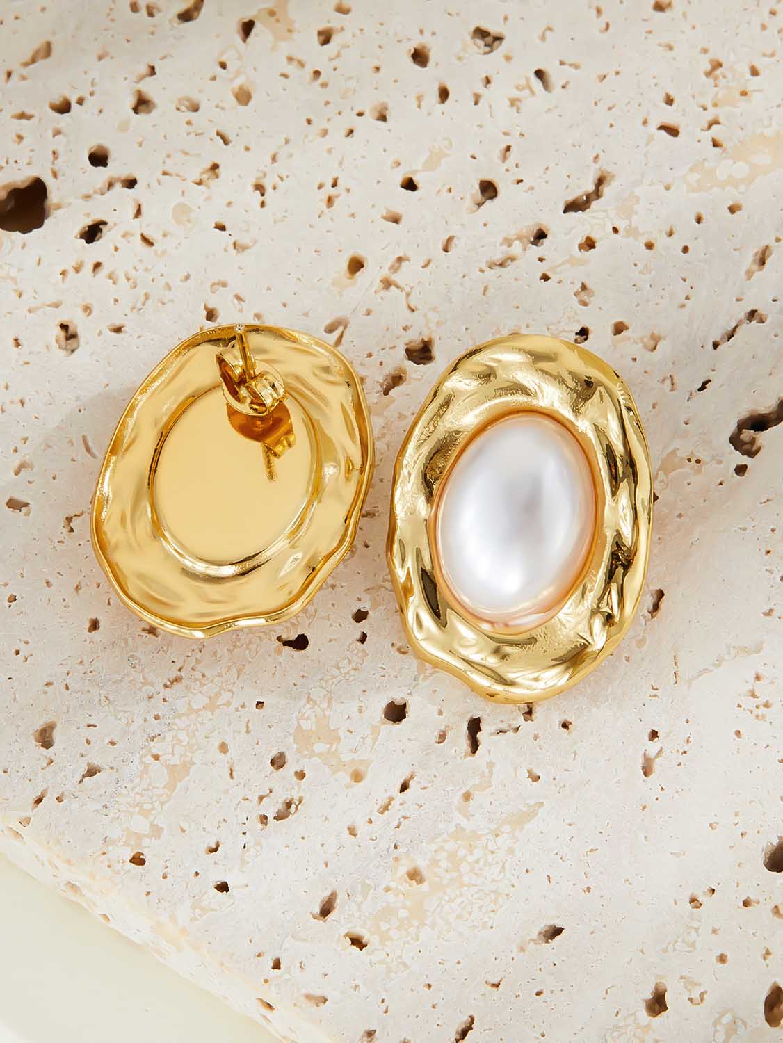 Boucles d'oreilles à tige en perles ovales tendance