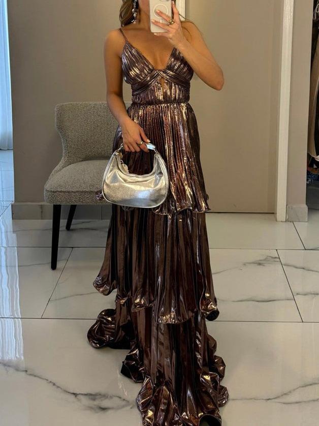 Robe longue plissée élégante à col en V