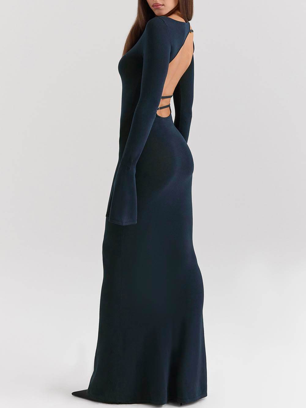 Robe longue ajustée élégante bleu nuit dos nu