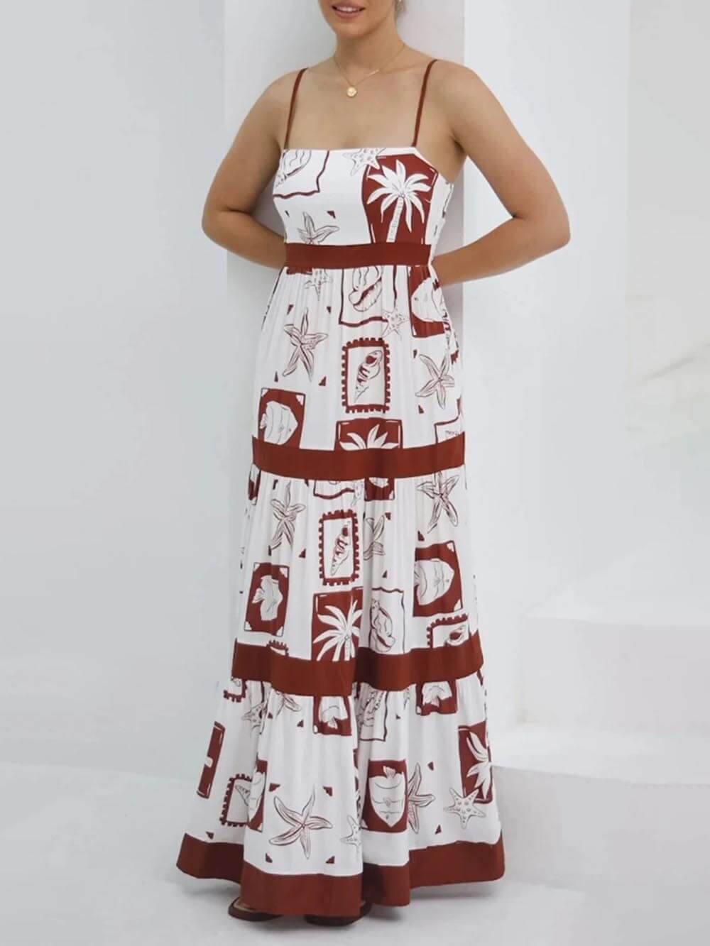 Robe longue élégante à volants et imprimé floral