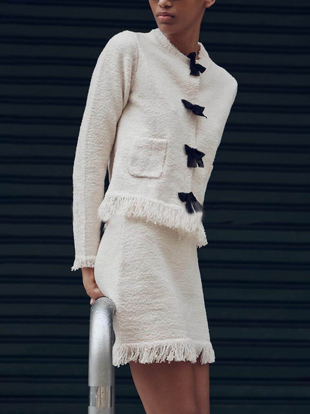 Ensemble veste et jupe en tricot à manches longues et nœud décoratif tendance