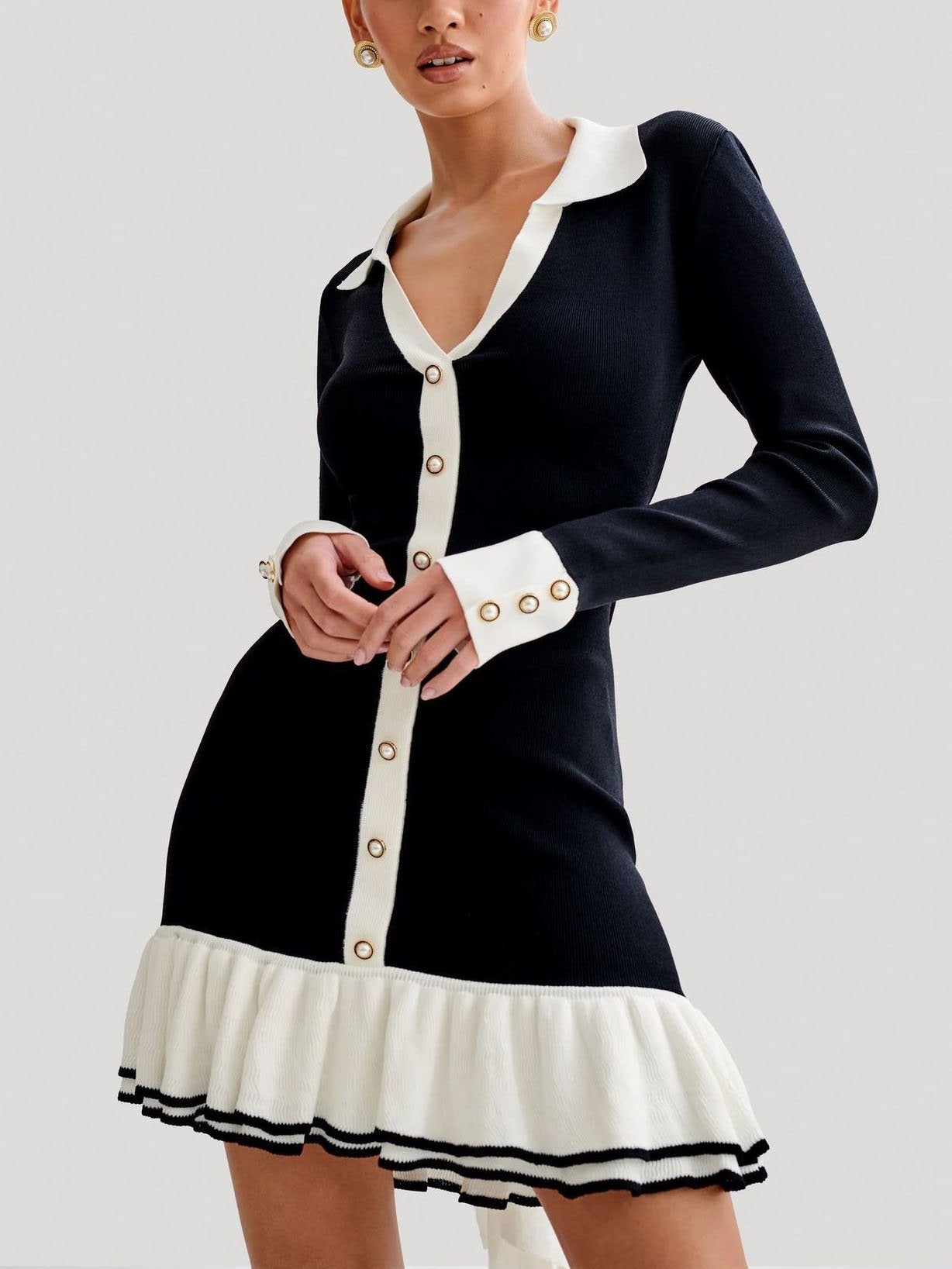 Mini-robe élégante à ourlet volanté