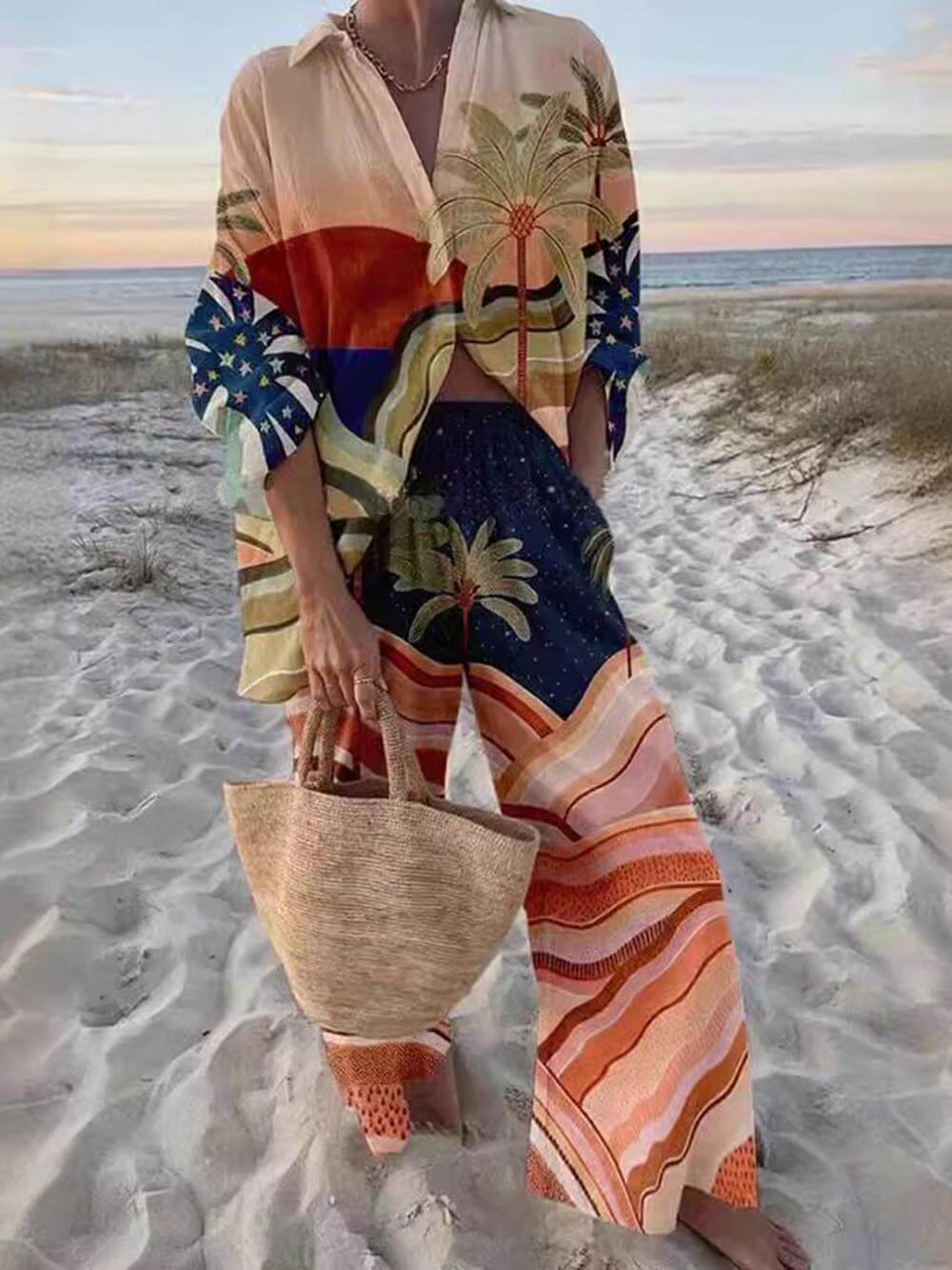 Conjunto relajado de dos piezas con estampado único de palmeras al atardecer
