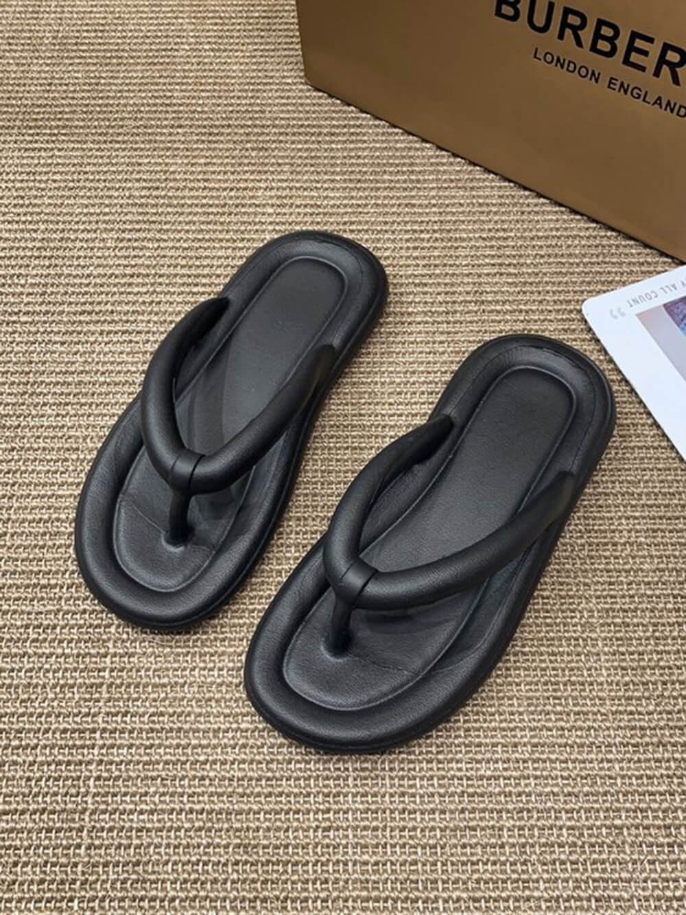 Tongs décontractées à talon plat et pince pour la plage, couleur bonbon
