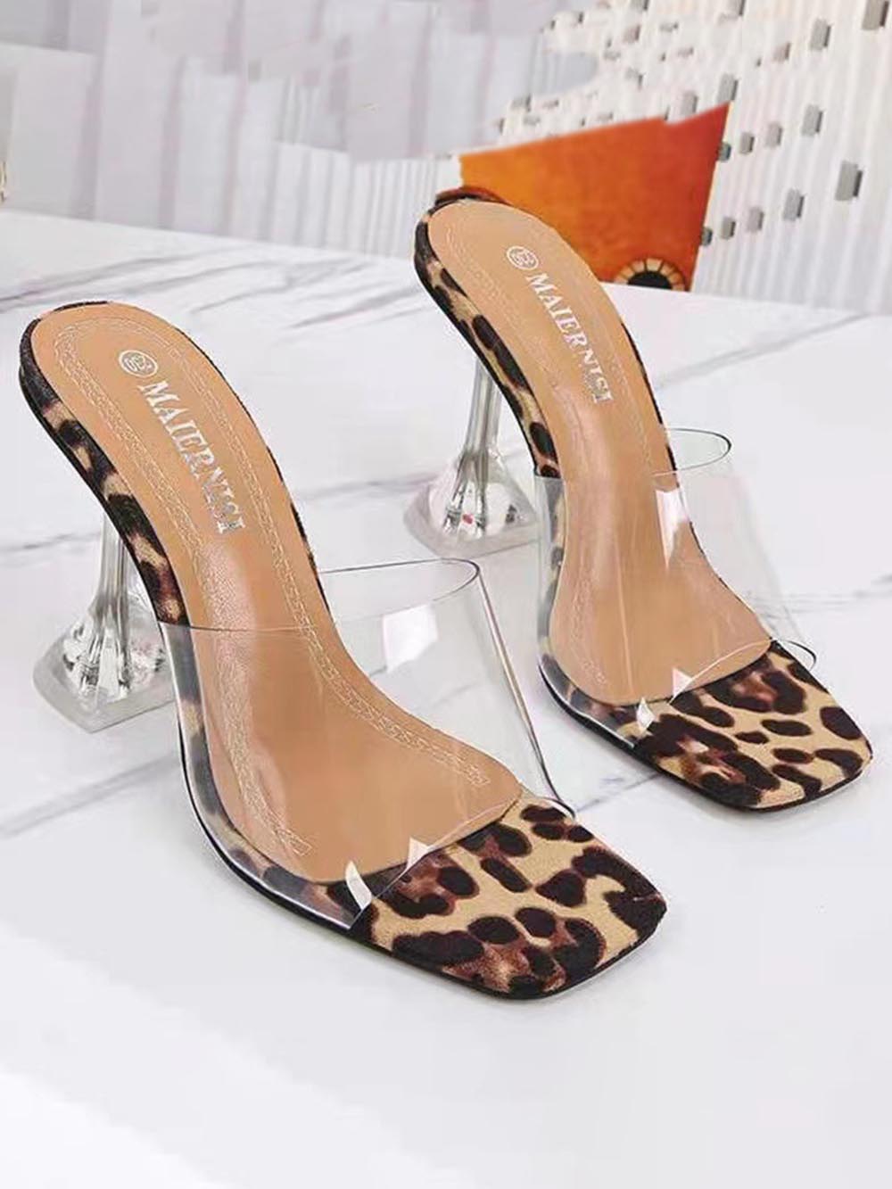 Sandales à talons en cristal et brides transparentes à imprimé léopard
