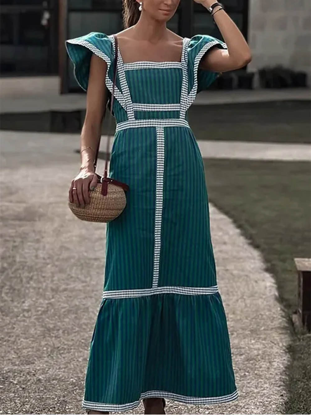 Robe longue sans manches à empiècements contrastés et col carré