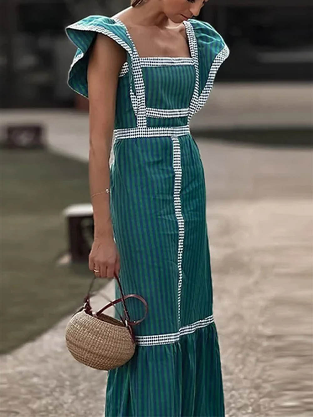 Robe longue sans manches à empiècements contrastés et col carré
