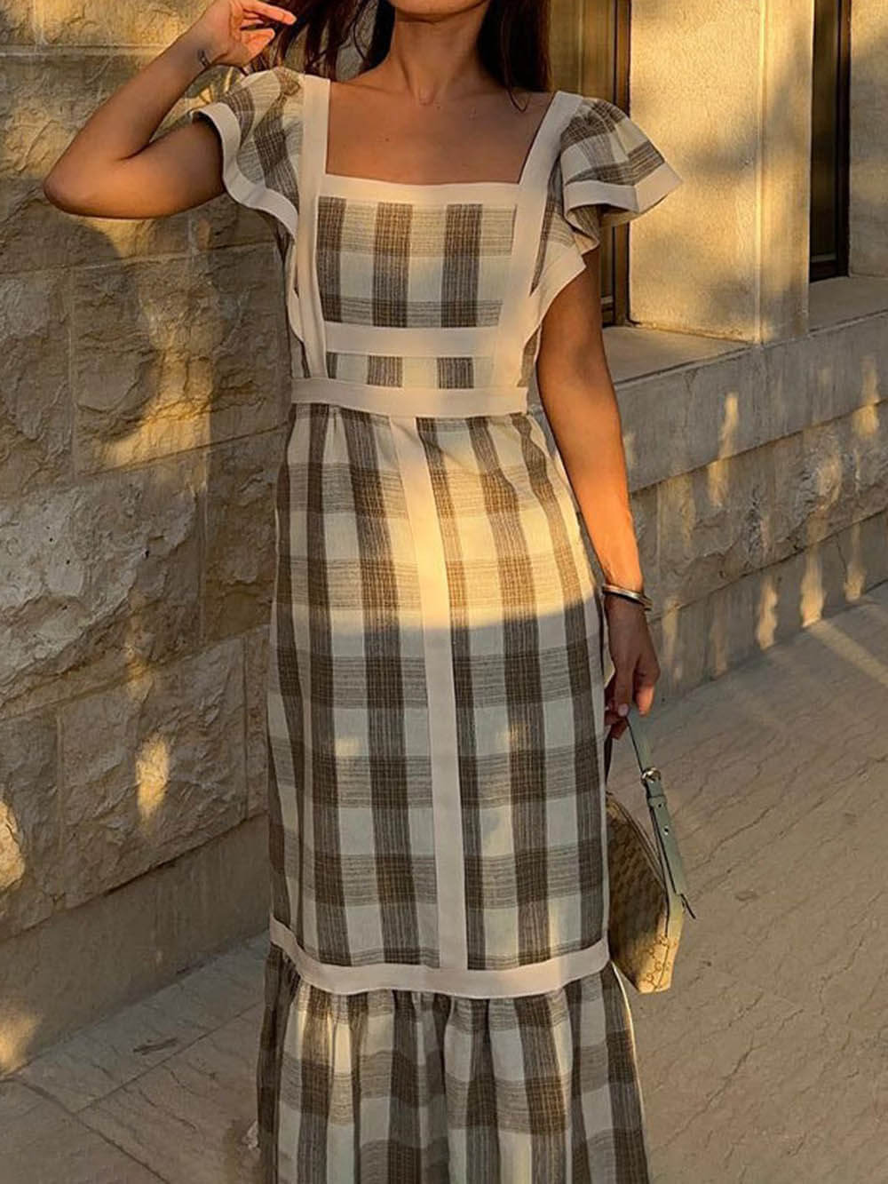 Robe longue sans manches à empiècements contrastés et col carré