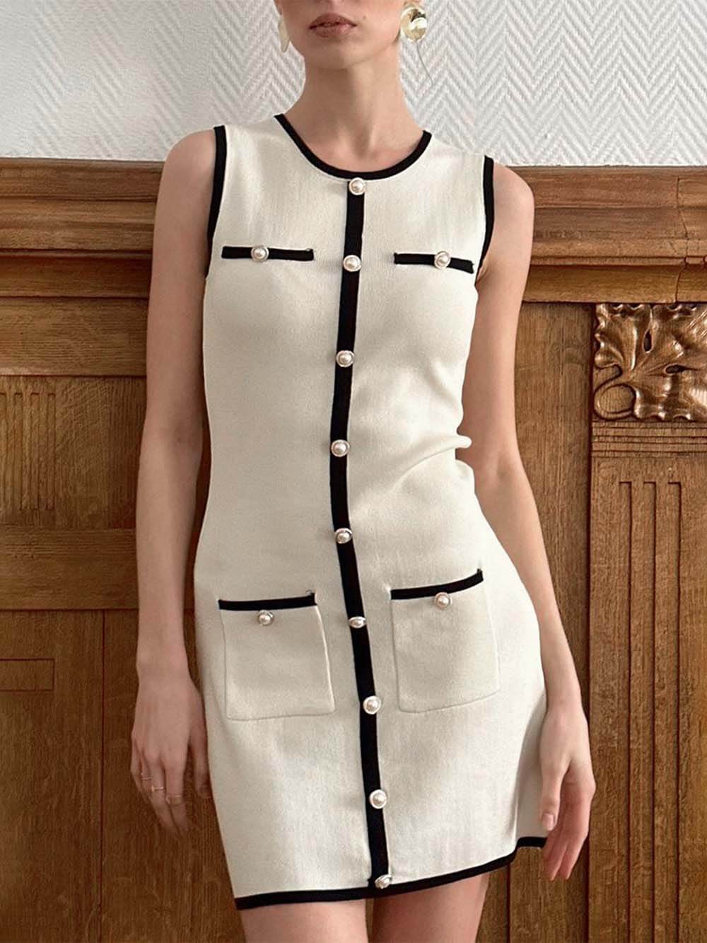 Mini-robe sans manches à boutons épissés exquis