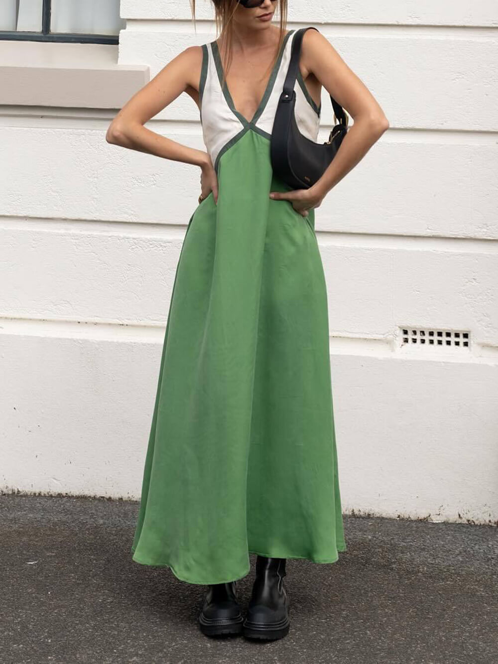 Vestido elegante con escote en V y colores contrastantes