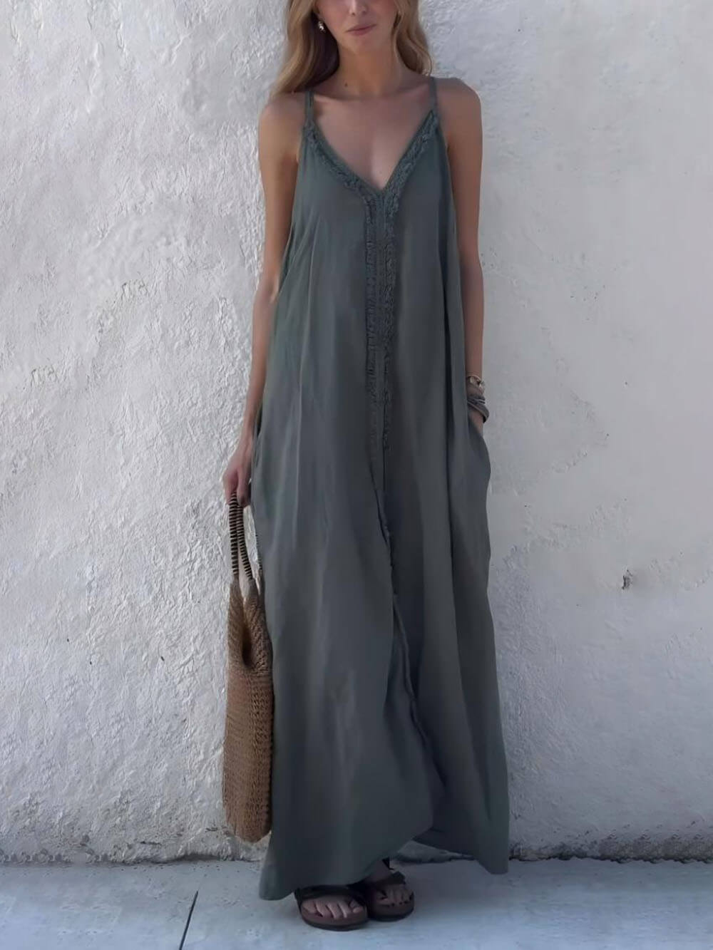 Robe longue à bretelles et col en V, moderne et unique, avec décoration en dentelle
