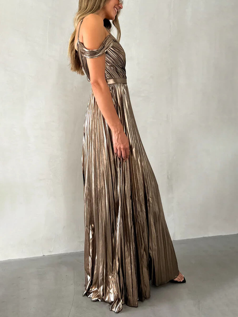 Elegant V-Neck Backless Pleated Suspender Maxi Dress