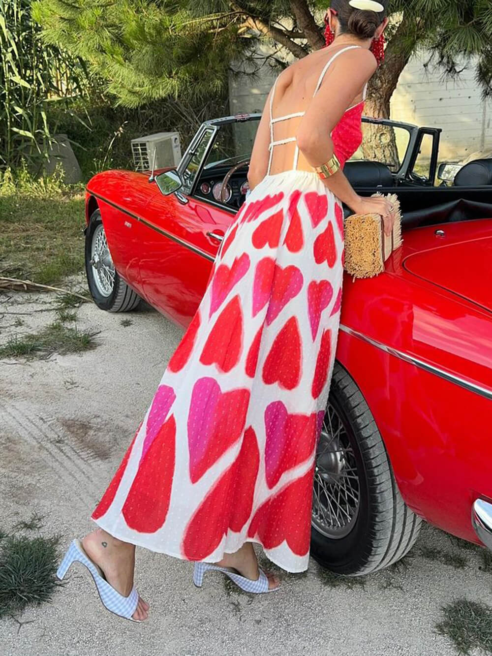 Robe longue élégante à imprimé cœurs peints