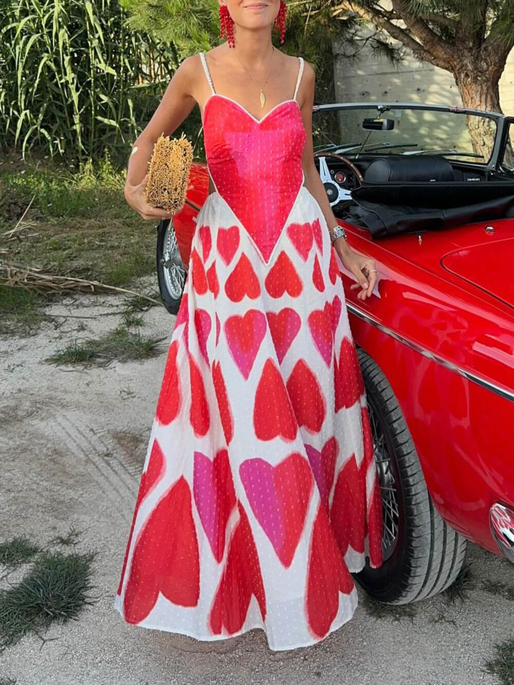 Robe longue élégante à imprimé cœurs peints