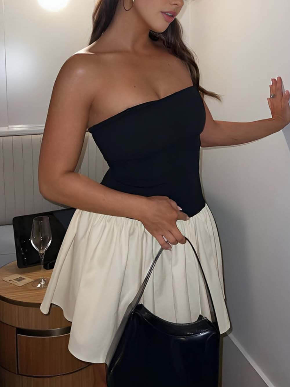 Mini-robe bustier dos nu en patchwork moderne