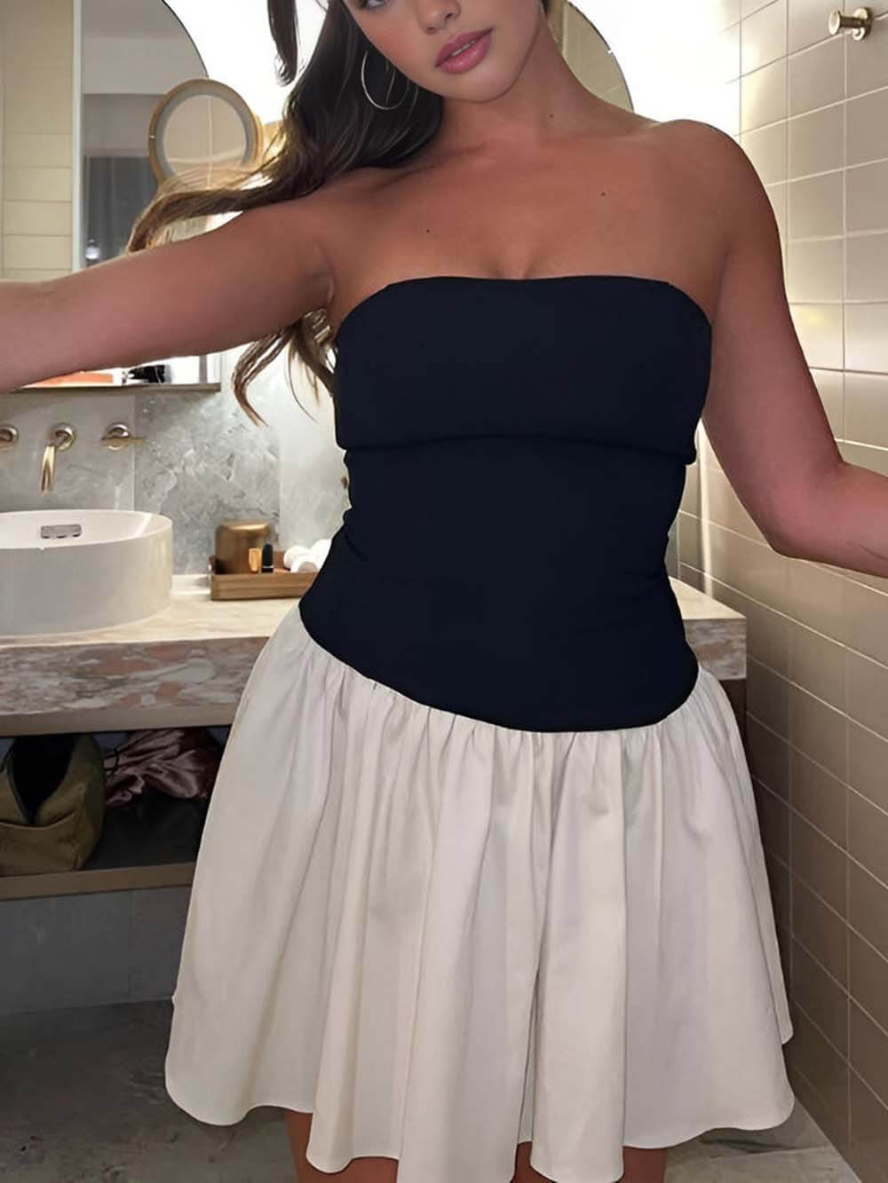Mini-robe bustier dos nu en patchwork moderne