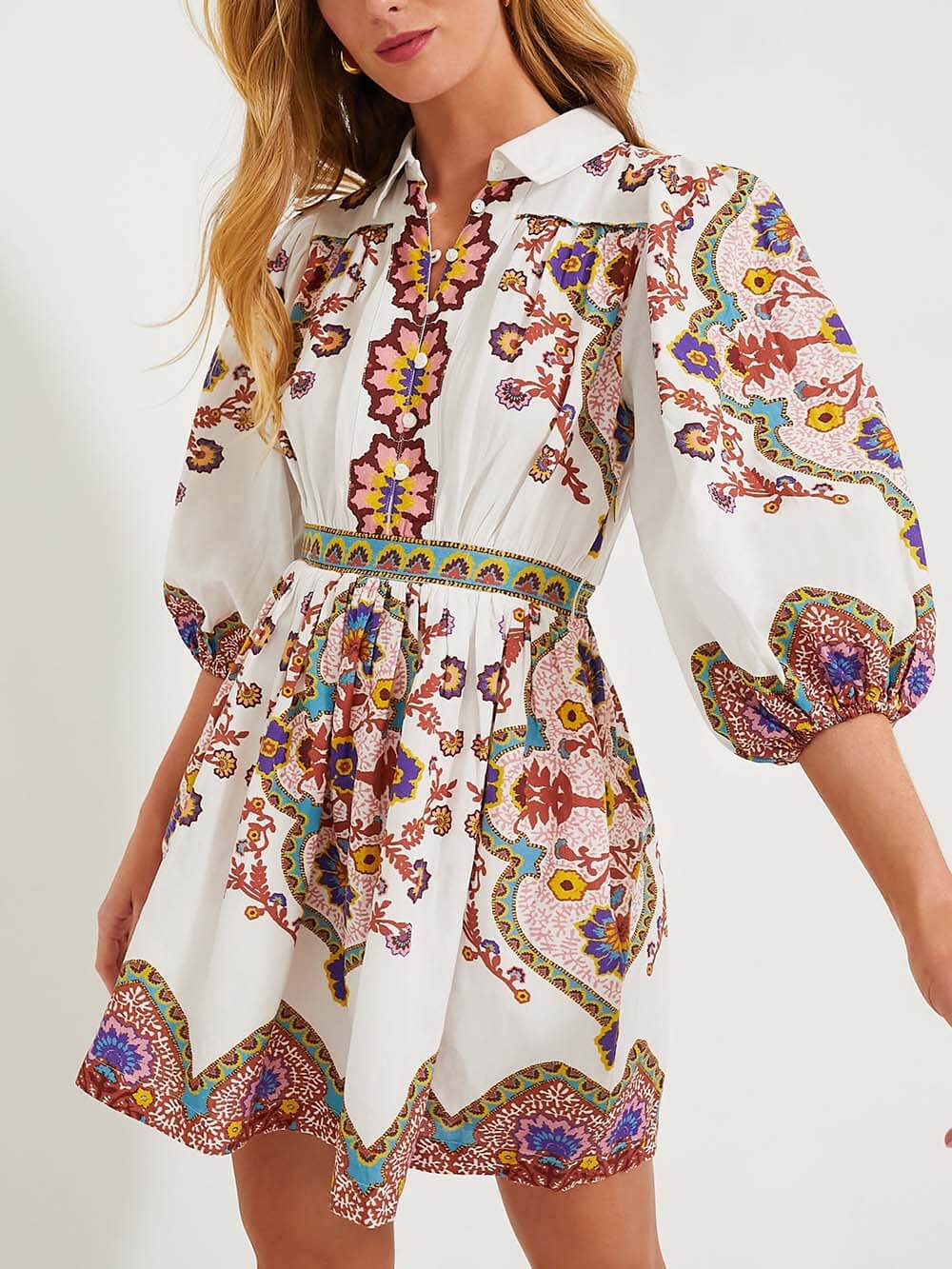 Mini-robe chemise à poches et manches bouffantes à imprimé unique