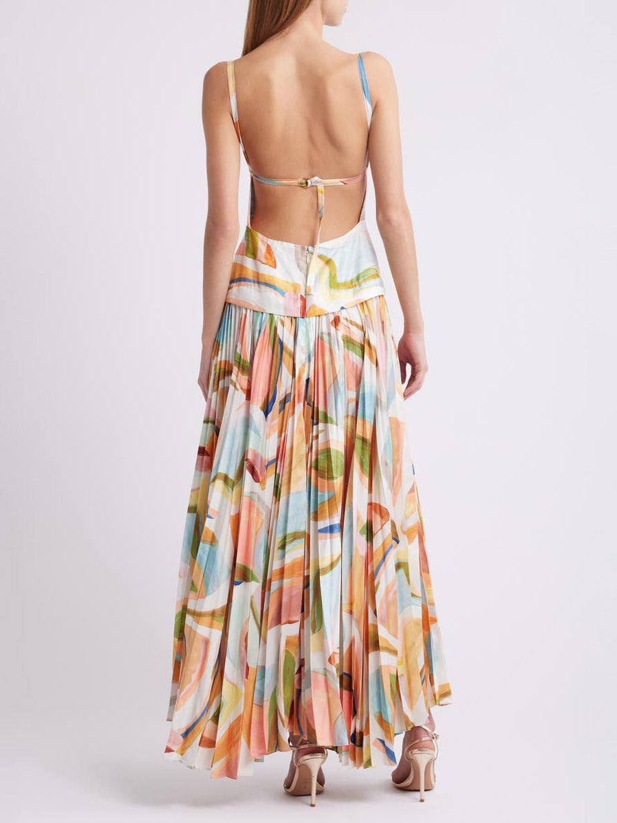 Robe longue plissée à dos ouvert et imprimé abstrait unique