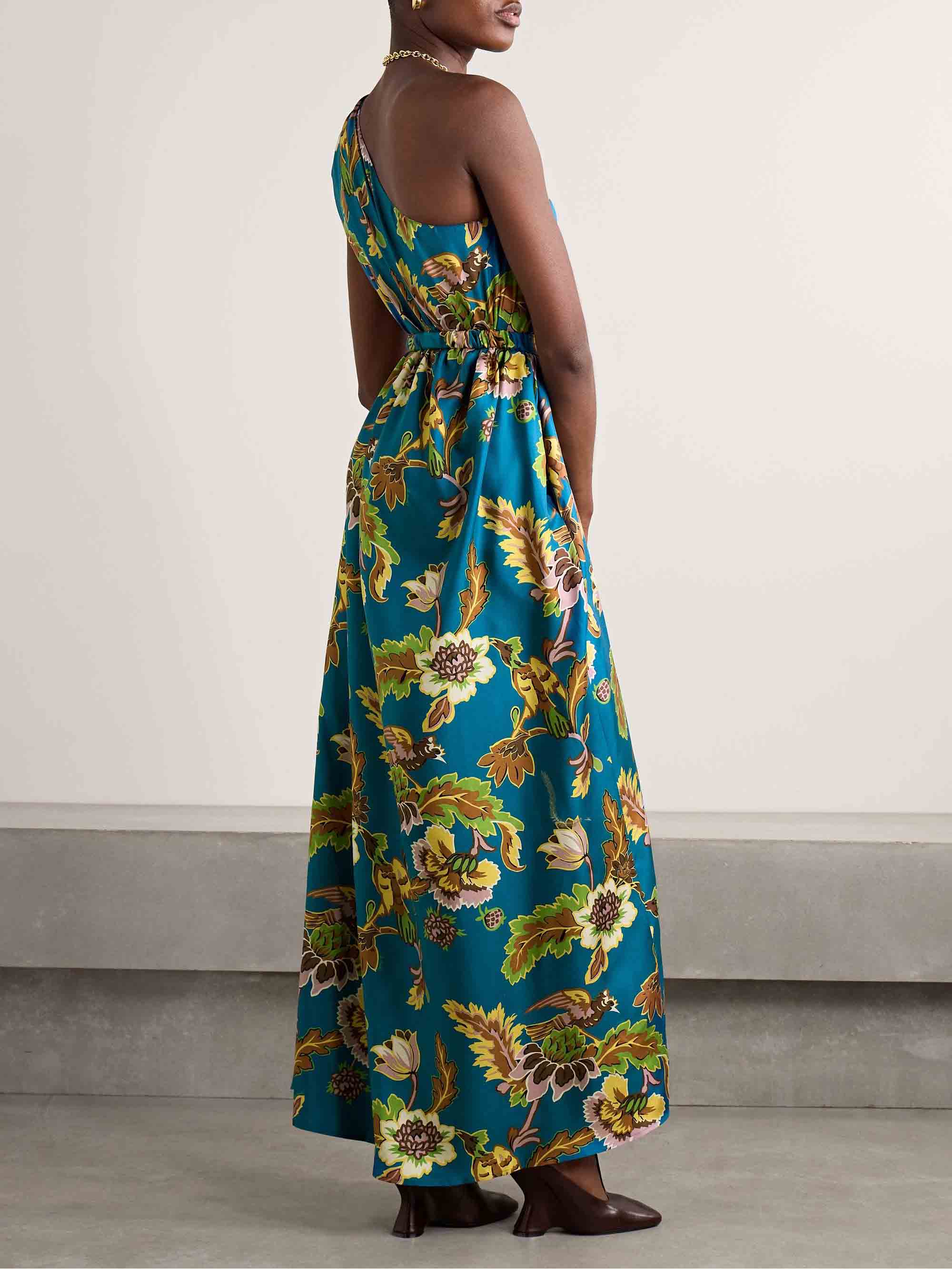 Vestido largo único con estampado floral de un solo hombro