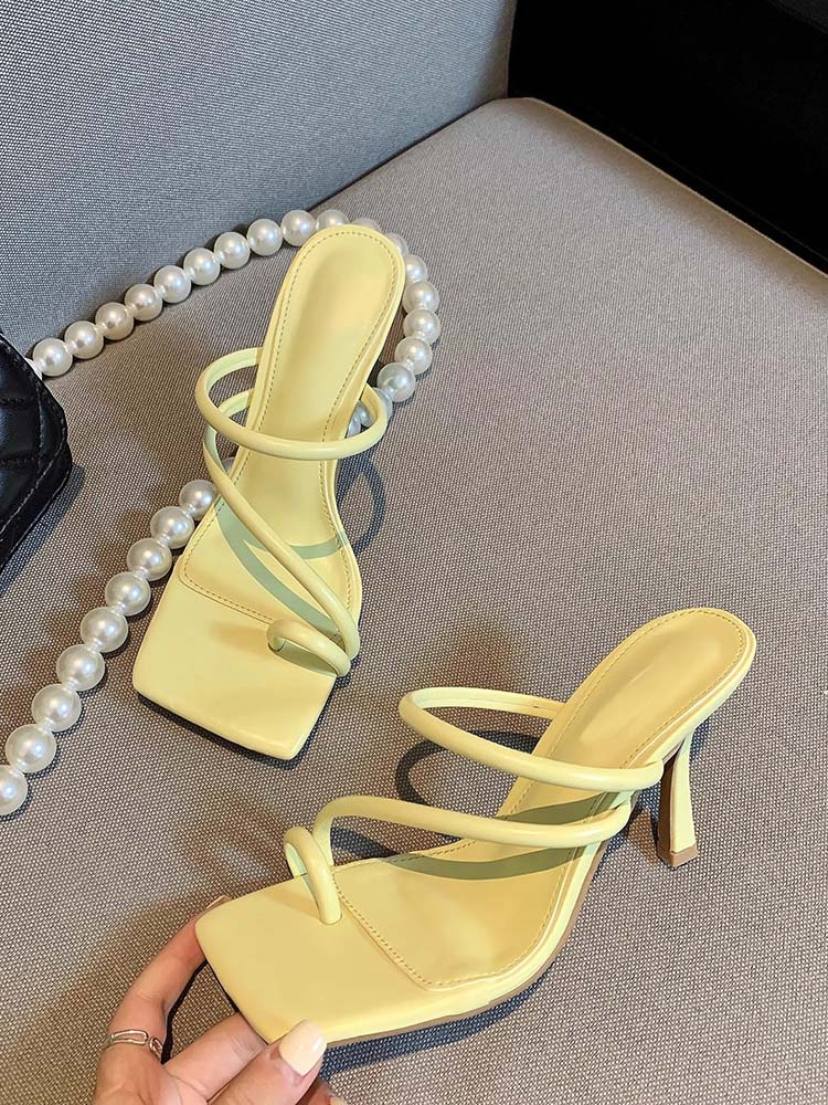 Chaussures à talons aiguilles à bout carré tendance