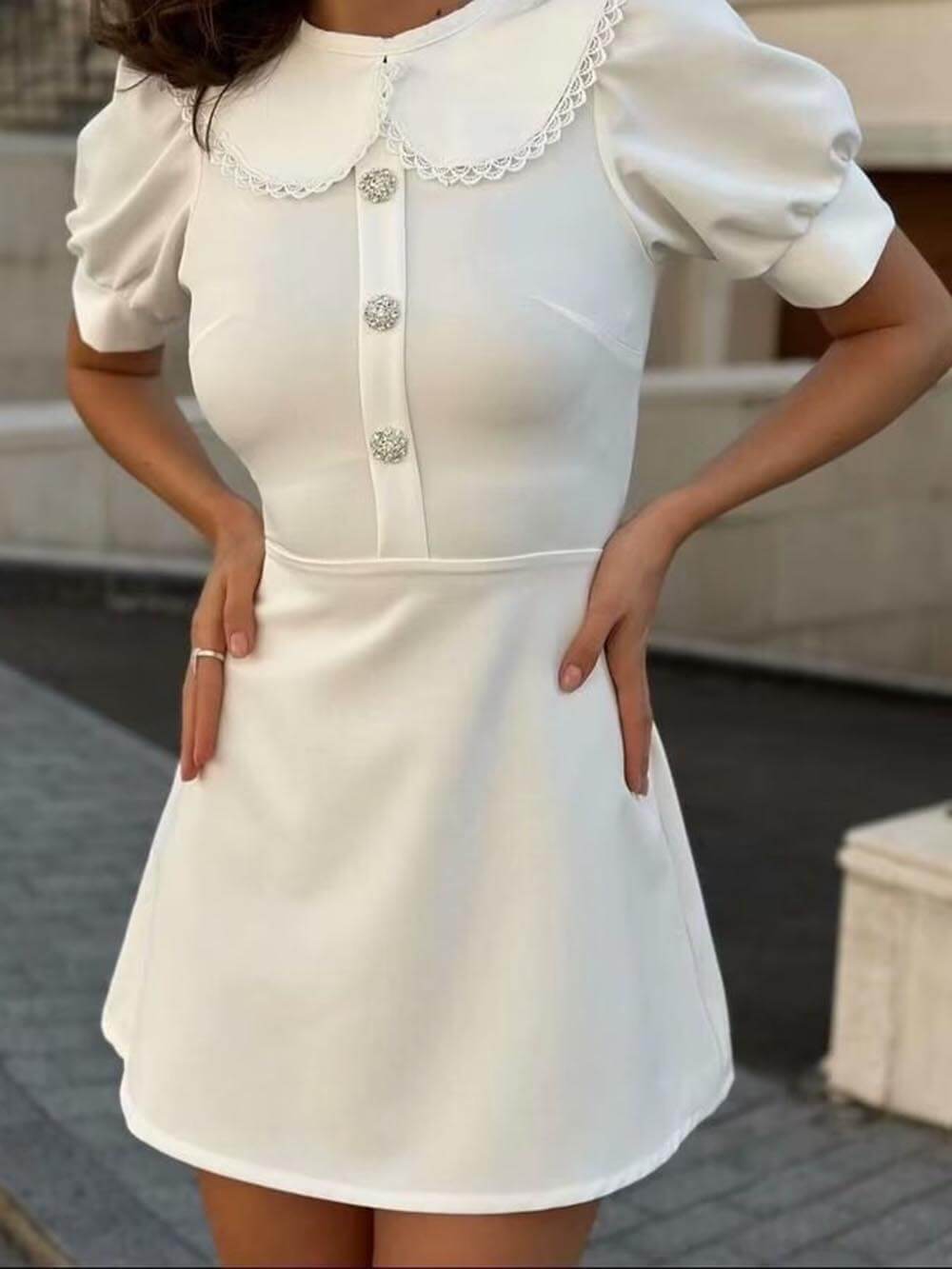 Robe mini trapèze à bordure en dentelle douce