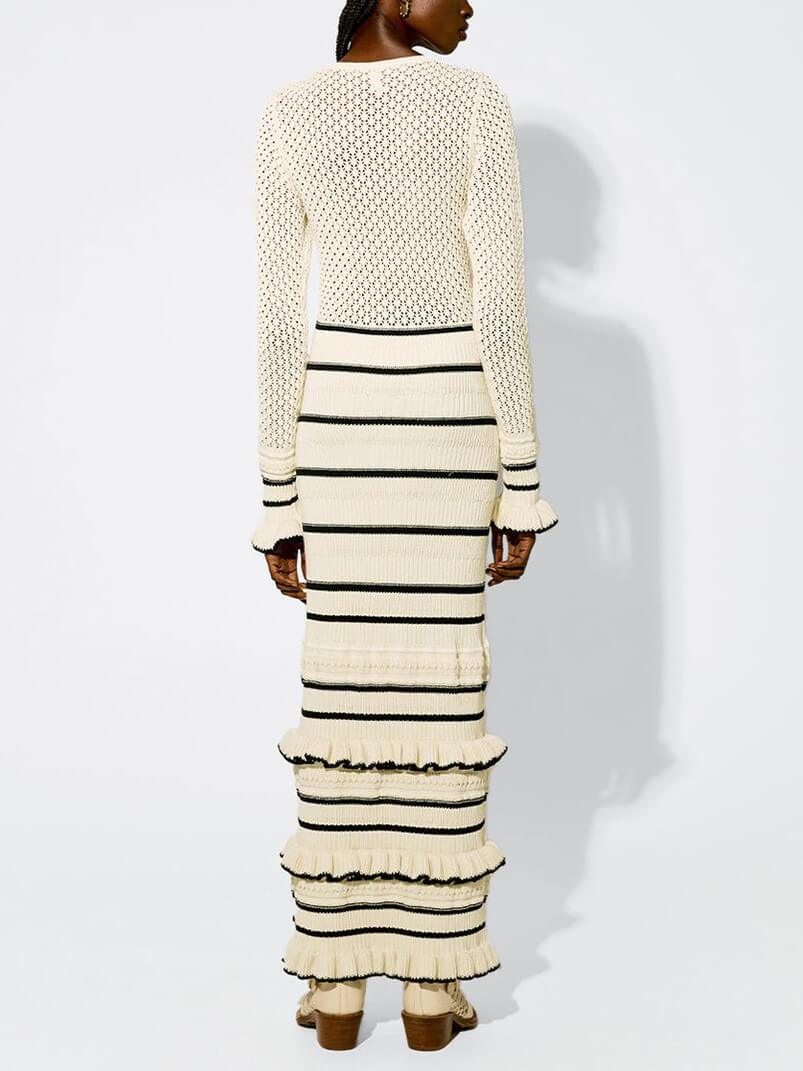 Robe longue à manches longues et volants à rayures en tricot