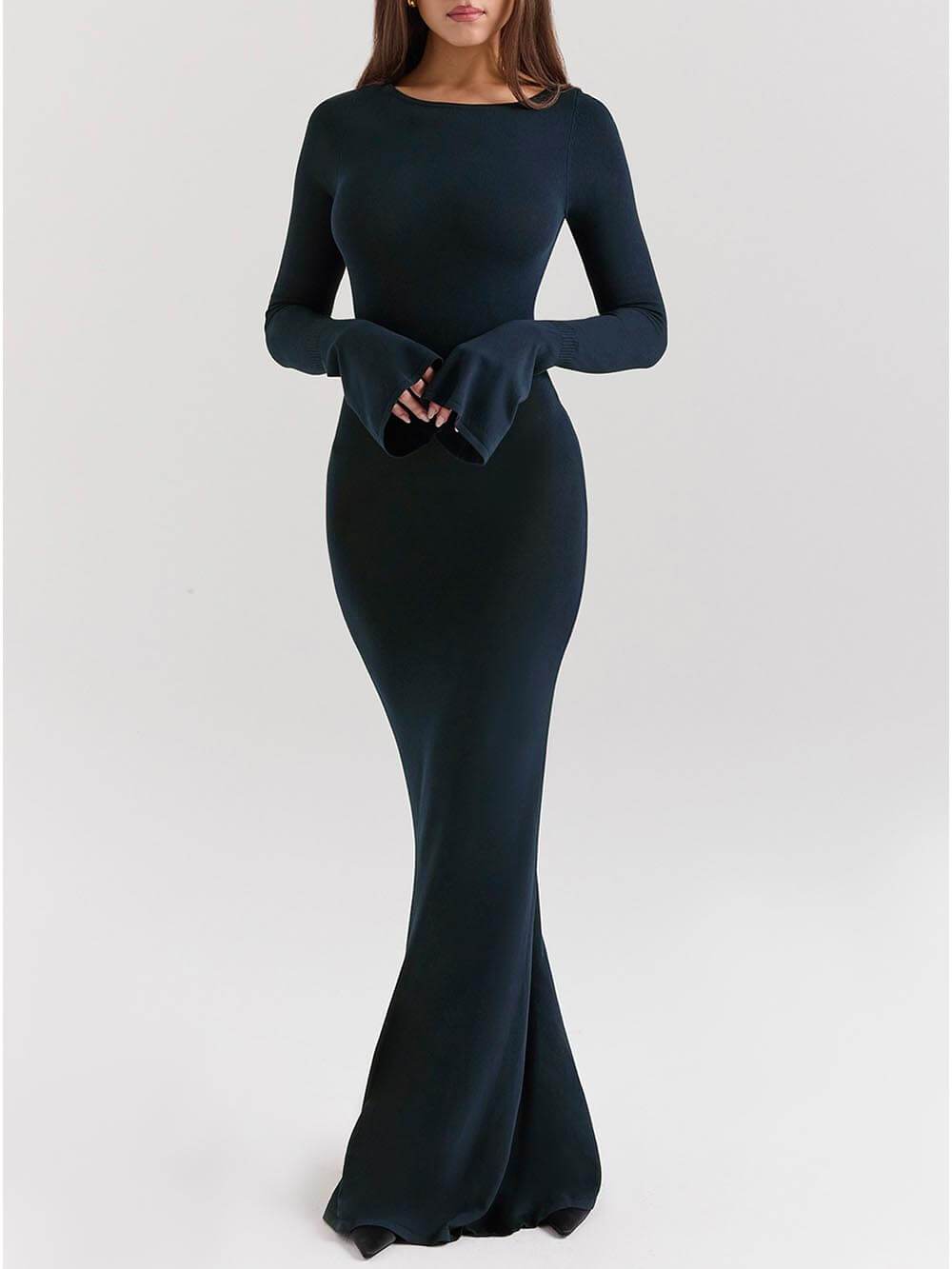 Robe longue ajustée élégante bleu nuit dos nu