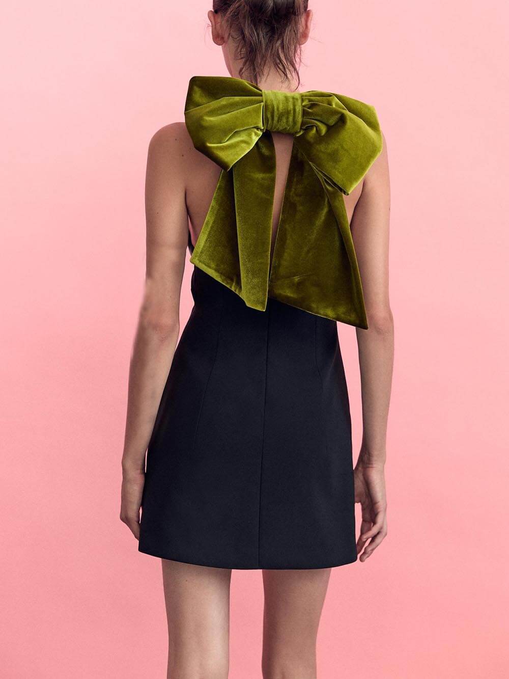 Robe mini élégante et douce avec nœud en velours contrasté dans le dos