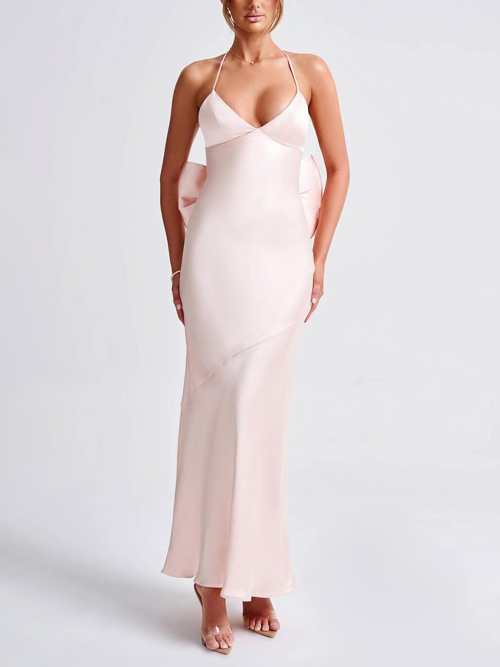 Robe longue élégante en satin avec dos nu et nœud sexy