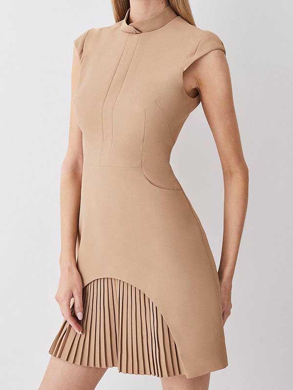 Robe mini plissée élégante à manches courtes