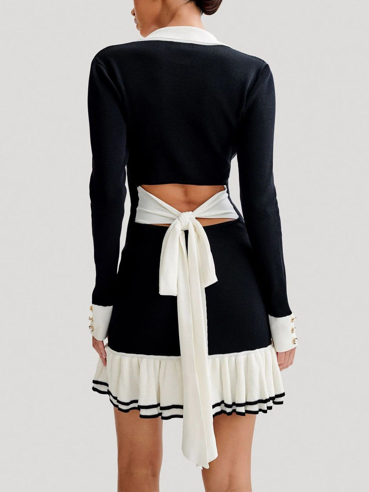 Mini-robe élégante à ourlet volanté