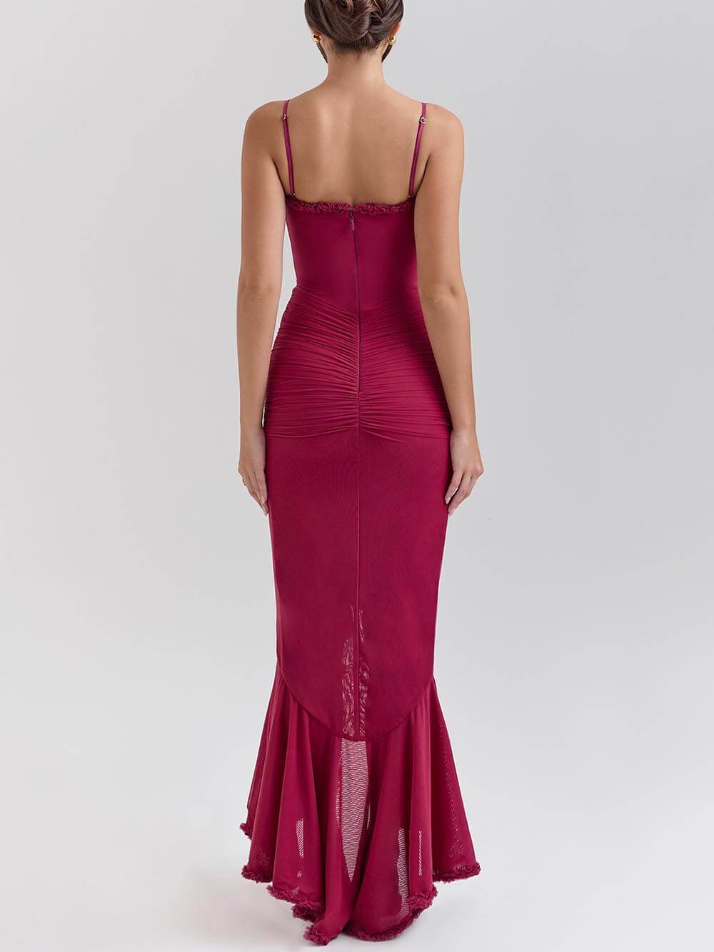 Robe à volants élégante et sophistiquée sur le devant